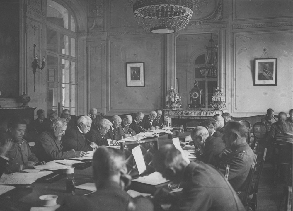 Förhandlingar inför signerandet av den såkallade Versaillesfreden, 1919.